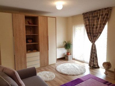 Apartament o cameră zona Vivo